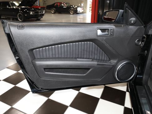 Used 2013 Ford Mustang Shelby GT500 RWD image 48