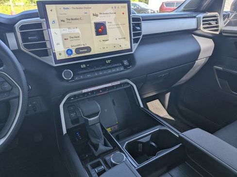 Used 2025 Toyota Tundra Limited image 24