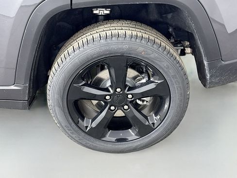 New 2025 Jeep Grand Cherokee Limited w/ Black Appearance Package image 49