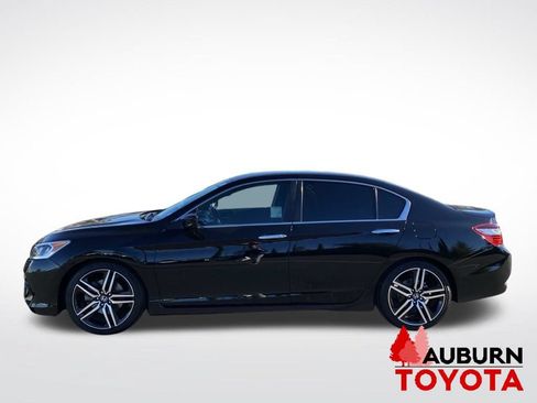 Used 2017 Honda Accord Sport image 4
