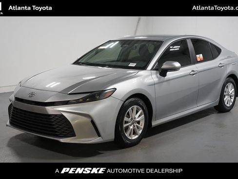 Used 2025 Toyota Camry LE w/ Convenience Package FWD image 1