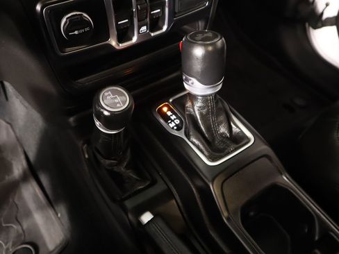 Used 2023 Jeep Wrangler Altitude image 9