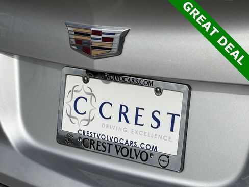 Used 2022 Cadillac XT4 Luxury w/ Cold Weather Package image 8