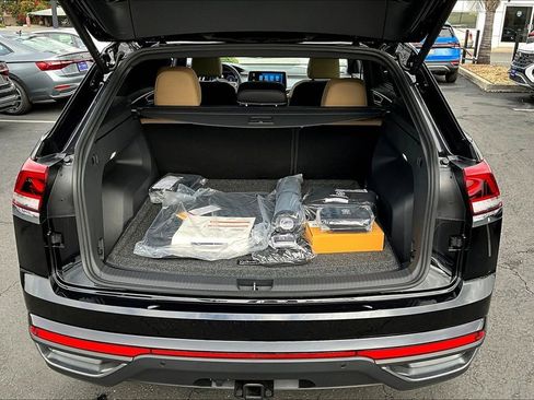 New 2026 Volkswagen Atlas Cross Sport SE image 26