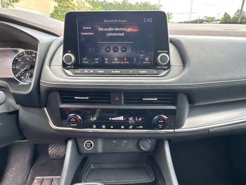 Used 2023 Nissan Rogue SV AWD/4WD image 28