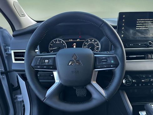 New 2026 Mitsubishi Outlander SE AWD/4WD image 17