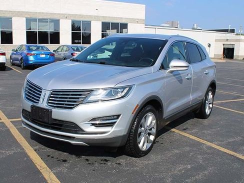Used 2017 Lincoln MKC Select w/ Lincoln MKC Climate Package AWD/4WD image 2