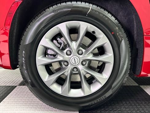 New 2026 Chrysler Pacifica Select AWD/4WD image 9