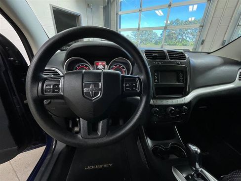 Used 2017 Dodge Journey SE image 14
