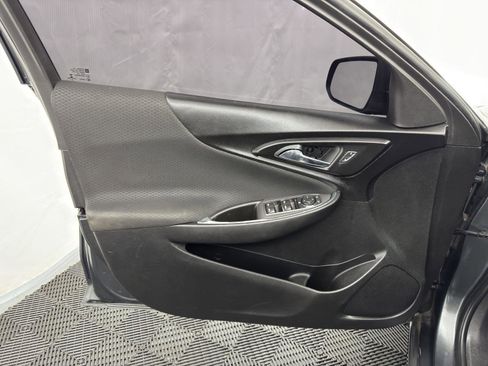 Used 2017 Chevrolet Malibu LT w/ Driver Confidence Package image 15