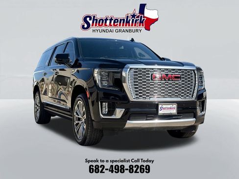 Used 2023 GMC Yukon XL Denali AWD/4WD image 3