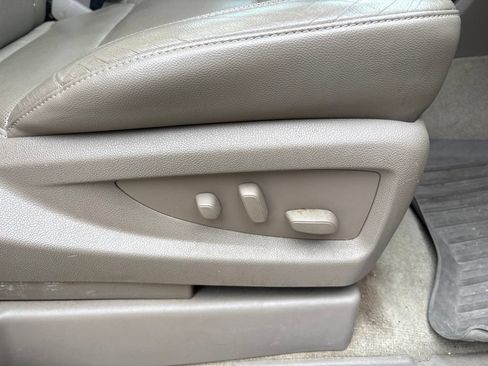 Used 2016 Chevrolet Suburban LTZ AWD/4WD image 30