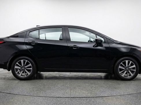 Used 2025 Nissan Versa SV FWD image 11