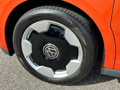Used 2025 Volkswagen ID. Buzz Pro S Plus RWD image 36
