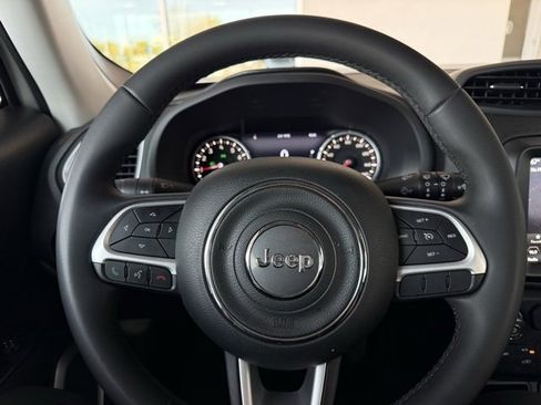 Used 2019 Jeep Renegade Latitude w/ UConnect 8.4 Nav Group image 12