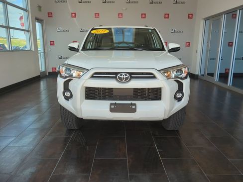Used 2021 Toyota 4Runner SR5 Premium w/ Moonroof Package AWD/4WD image 2