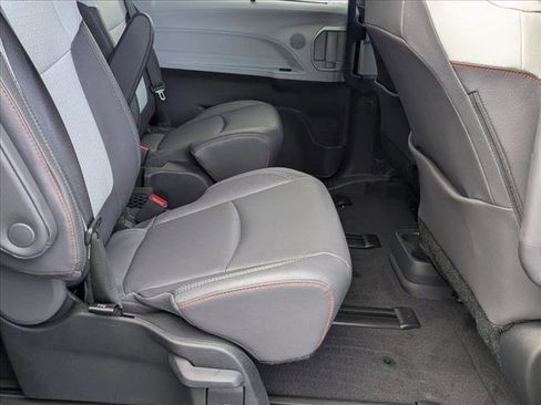 Used 2024 Toyota Sienna XSE image 20