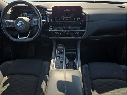 Used 2024 Nissan Pathfinder SV FWD image 7