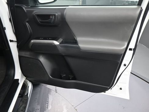 Used 2022 Toyota Tacoma SR5 AWD/4WD image 54