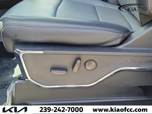 Used 2023 Ford F150 Lariat AWD/4WD image 22