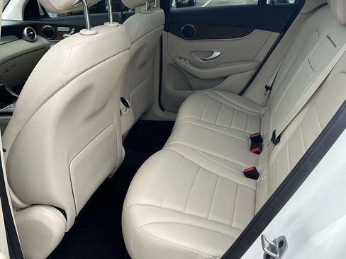 Used 2021 Mercedes-Benz GLC 300 4MATIC image 12