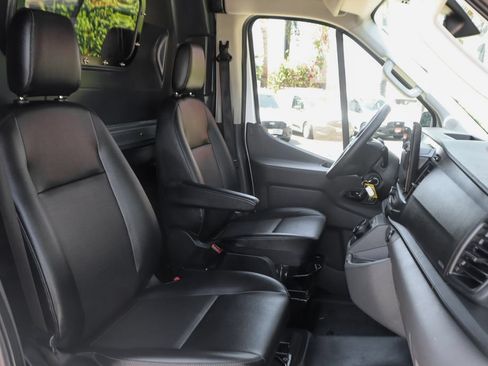 Used 2022 Ford E-Transit Medium Roof RWD image 37