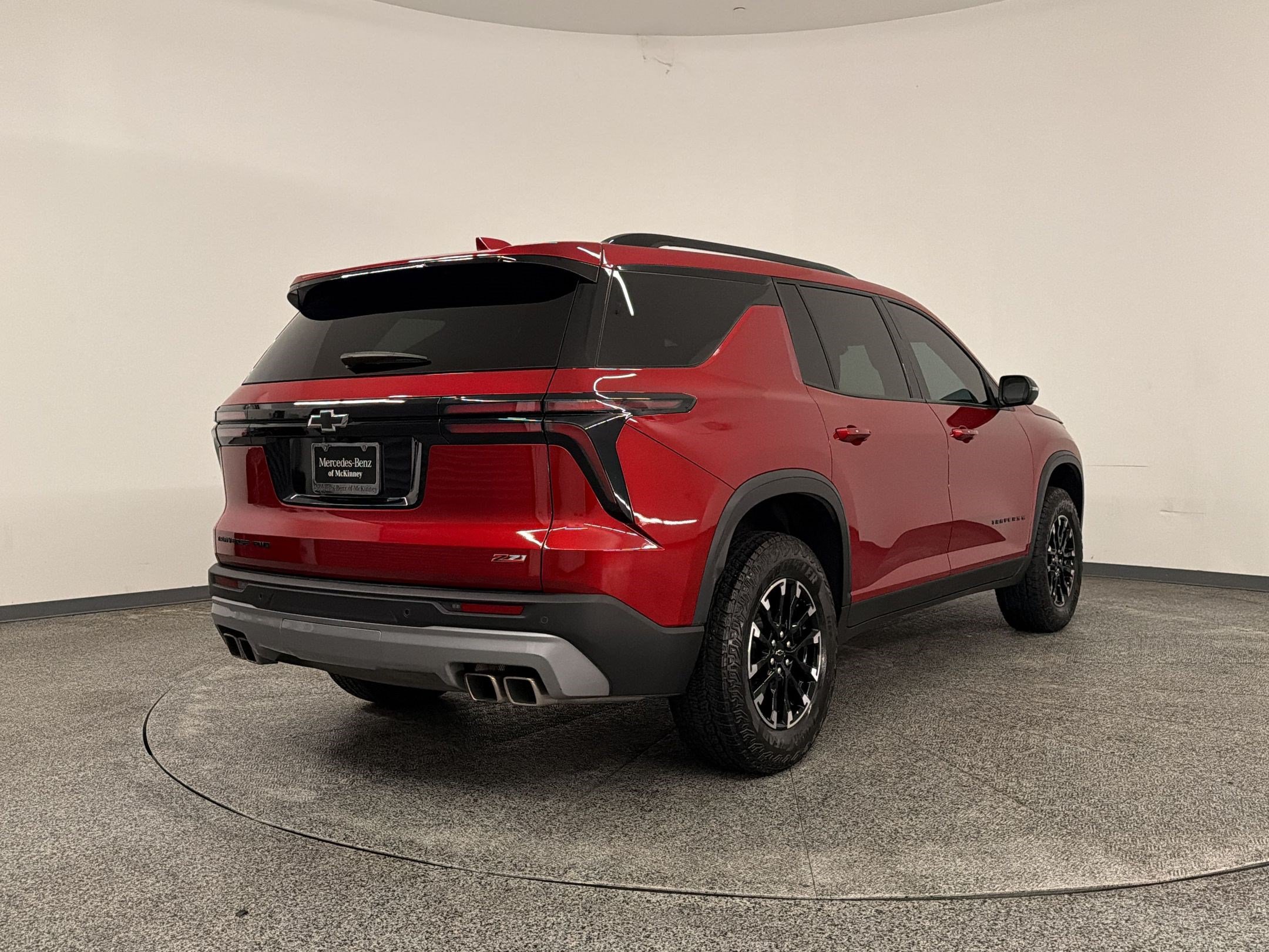 Used 2024 Chevrolet Traverse Z71 w/ LPO, Floor Liner Package AWD/4WD image 9
