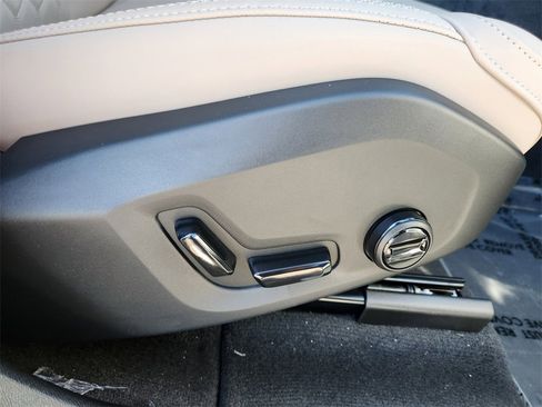 New 2026 Volvo XC60 B5 Plus w/ Protection Package Premier image 26