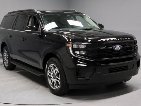 Used 2026 Ford Expedition Max Active AWD/4WD image 1