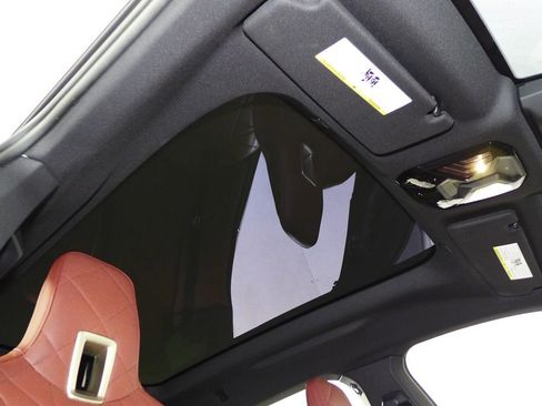 Used 2023 BMW iX xDrive50 w/ Sport Package image 17