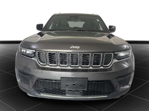 Used 2025 Jeep Grand Cherokee Laredo AWD/4WD image 8