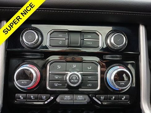 Used 2023 GMC Yukon Denali AWD/4WD image 25