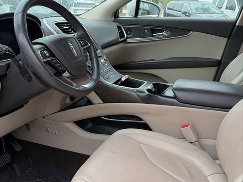 Used 2020 Lincoln Nautilus Reserve AWD/4WD image 9