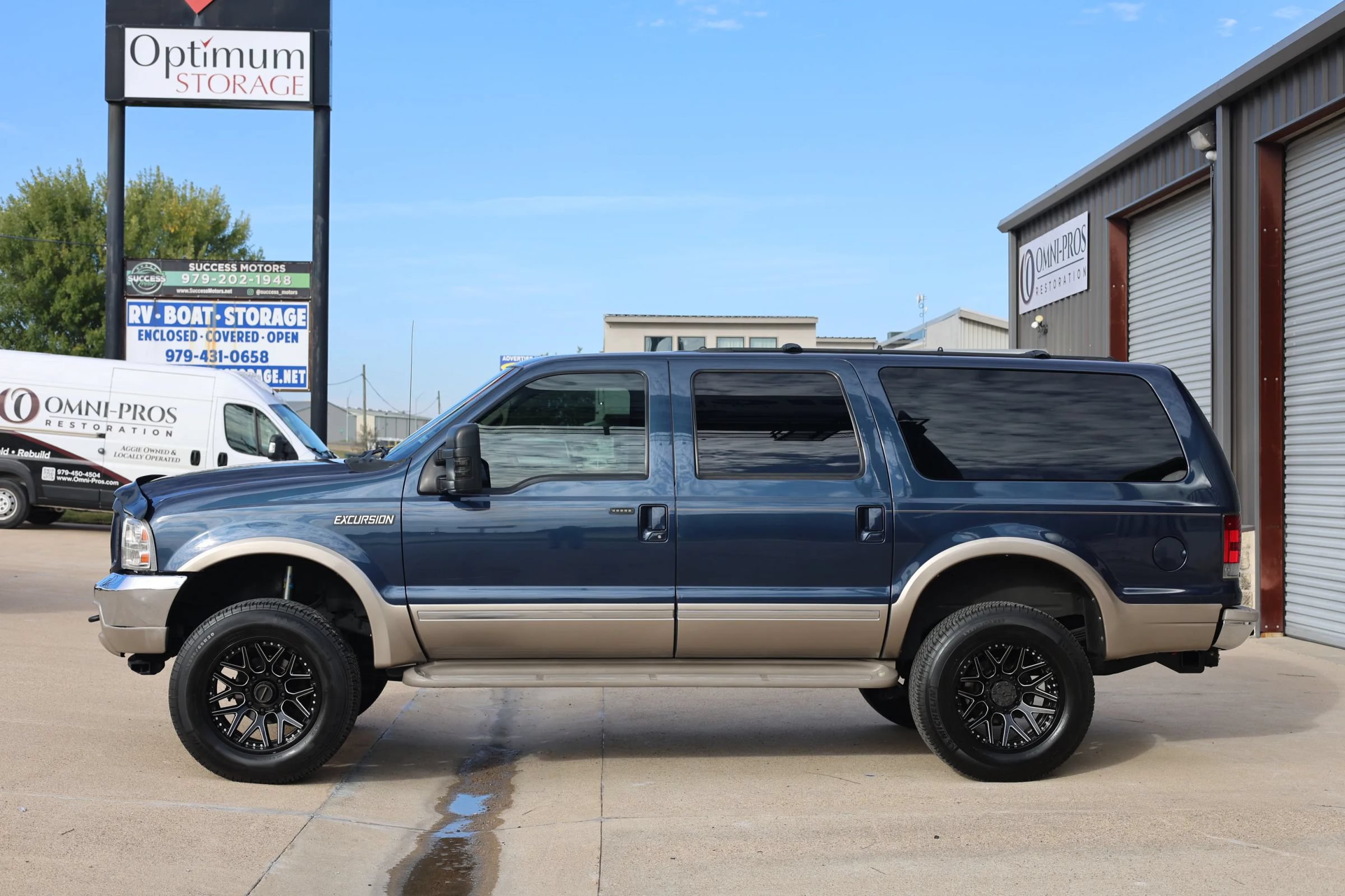 Used 2002 Ford Excursion Limited AWD/4WD image 9