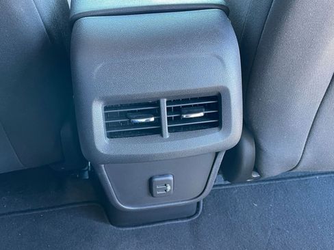 Used 2024 Chevrolet Equinox LT image 25