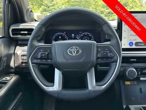 Used 2025 Toyota 4Runner TRD Off-Road Premium AWD/4WD image 7