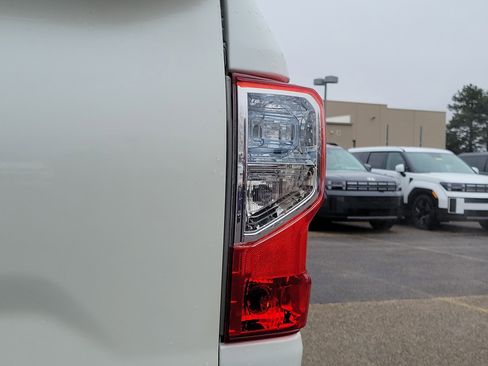 Used 2018 Nissan Titan PRO-4X w/ Pro-4x Utility Package image 7