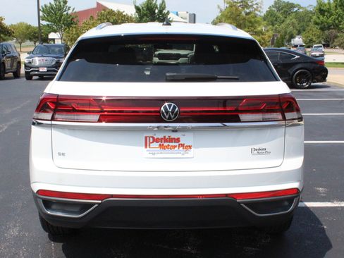 Used 2024 Volkswagen Atlas Cross Sport SE FWD image 7