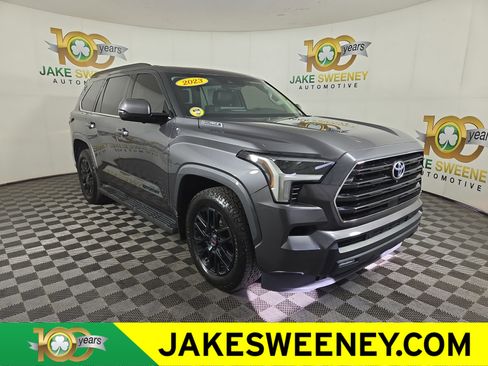 Used 2023 Toyota Sequoia SR5 w/ SR5 Premium Package AWD/4WD image 1