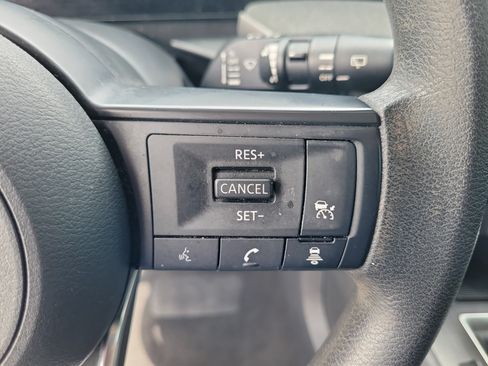 Certified 2025 Nissan Kicks SV w/ Charging Package FWD image 15