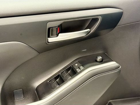 Certified 2025 Toyota Highlander XLE FWD image 15