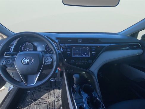 Used 2020 Toyota Camry LE image 22