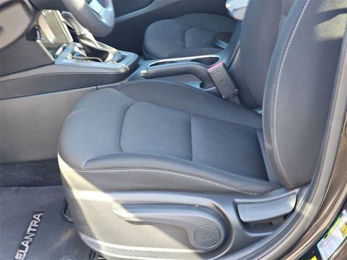 Used 2018 Hyundai Elantra SEL image 27