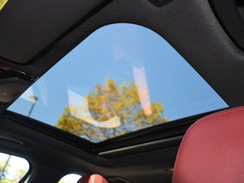 Used 2022 BMW 330i xDrive Sedan w/ Convenience Package image 7