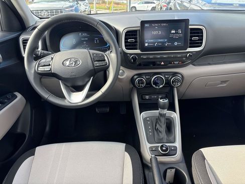 Used 2026 Hyundai Venue SEL FWD image 7