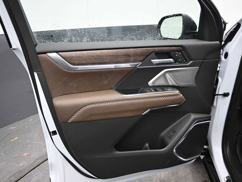 New 2026 GMC Acadia Denali Ultimate AWD/4WD image 10