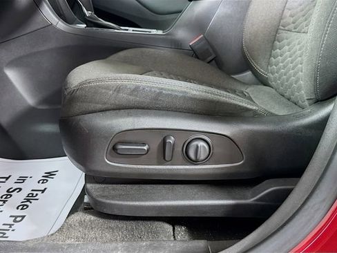 Used 2019 Chevrolet Equinox LT image 20