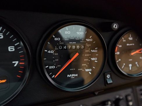 Used 1991 Porsche 911 Turbo image 39