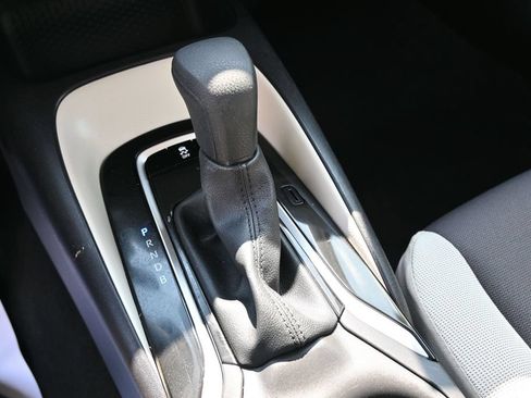 Used 2025 Toyota Corolla LE FWD image 27