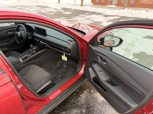 Certified 2025 Honda Accord Sport image 15